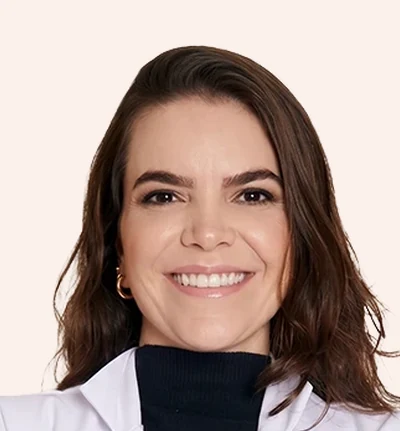 Dra. Barbara Mirian Mendes Morelli, oftalmologista que faz plástica ocular no HOB